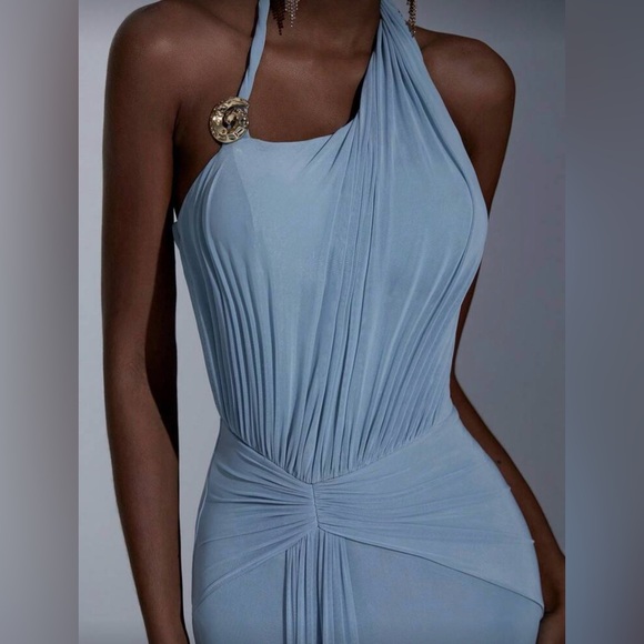 Elegant Blue Evening Gown - Picture 2 of 4